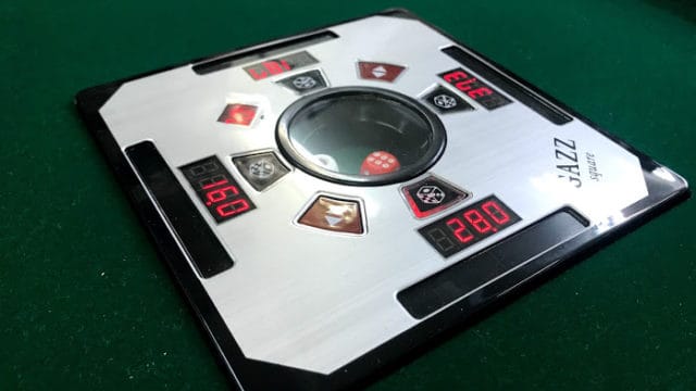 gazz-dice-box