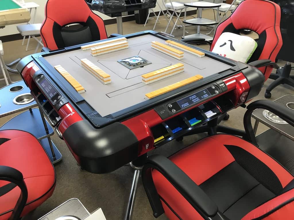 eager-table-and-chair