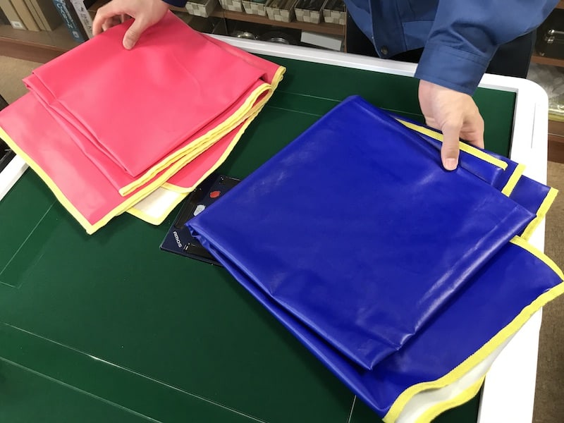 mahjongtable-cover-red-blue-sasaki