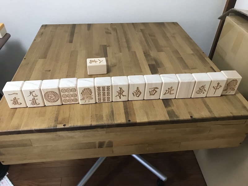 woodtiule-on-table-cover-yoko